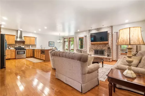 313 Brandywine, Irwin, PA 15642 photo 4