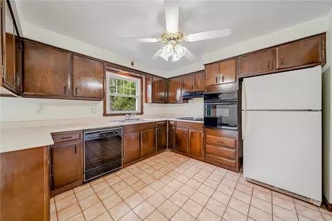 3197 Claudia St, Export, PA 15632 photo 16