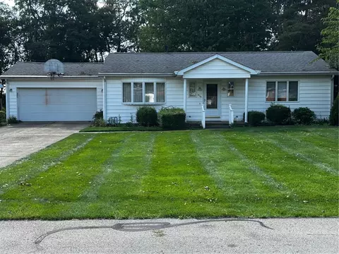 839 Lyle Dr, Hermitage, PA 16148