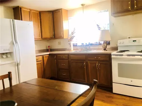 1009 9th St, Irwin, PA 15642 photo 4