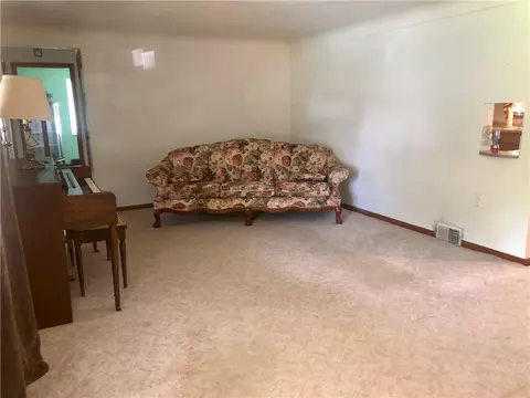 1009 9th St, Irwin, PA 15642 photo 6