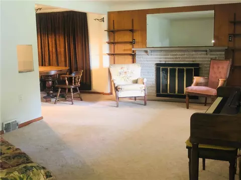 1009 9th St, Irwin, PA 15642 photo 8
