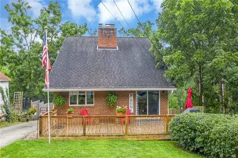 108 Rockwell Dr, Jeannette, PA 15644