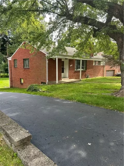 4799 Barone Dr, Pittsburgh, PA 15227