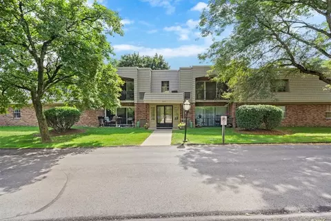 605 Calais Dr #101, Pittsburgh, PA 15237