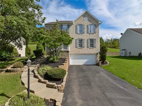 625 Water View Dr, Cranberry Township, PA 16066