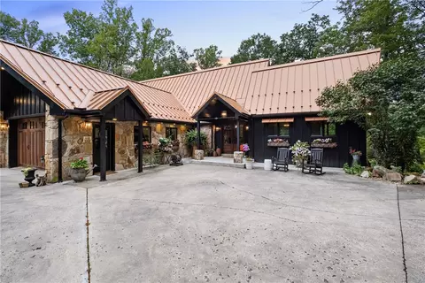 33 Trillium Trl, Farmington, PA 15437