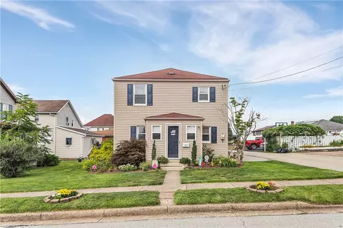 207 Locust St, Jeannette, PA 15644