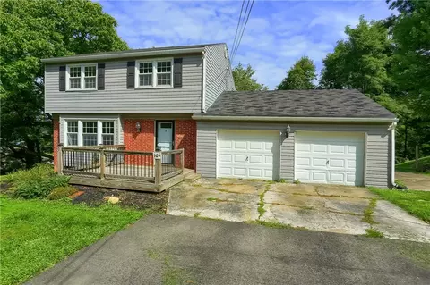 105 Knollwood Dr, Industry, PA 15052