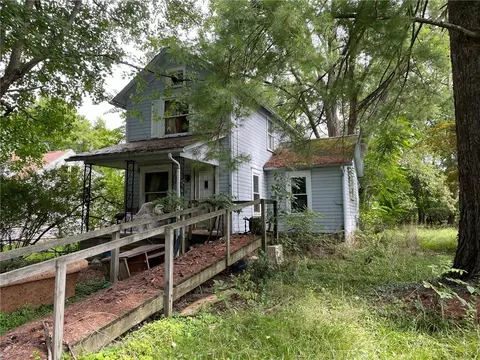 30 Saul Ave, Greenville, PA 16125