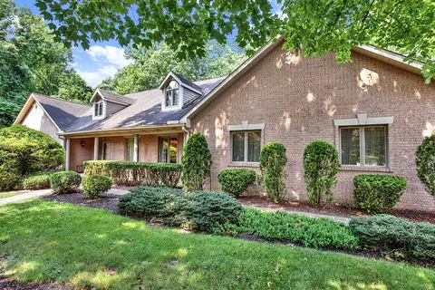 2915 Seminary Dr, Greensburg, PA 15601