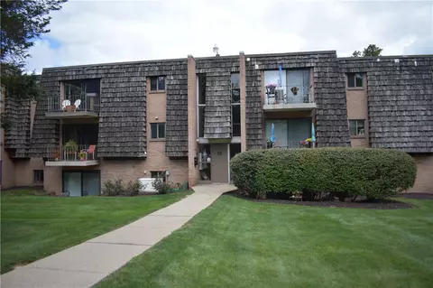 1513 Forest Green Dr, Moon Township, PA 15108