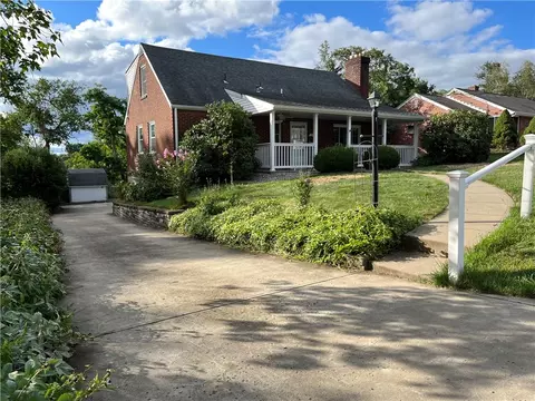 5780 Smith Dr, Bethel Park, PA 15102