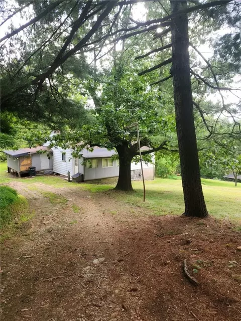 131 Lynch Ln, Leechburg, PA 15656