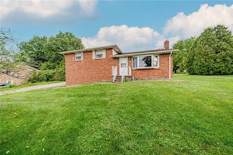 428 Pittsburgh St, New Derry, PA 15671
