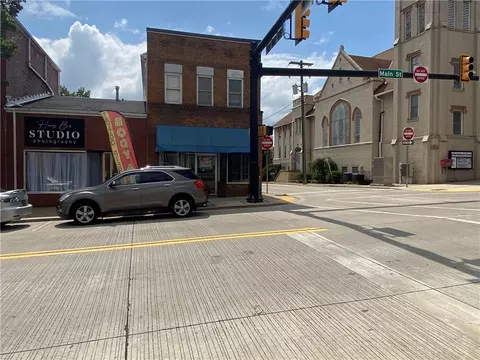 631 W Main St, Mount Pleasant, PA 15666