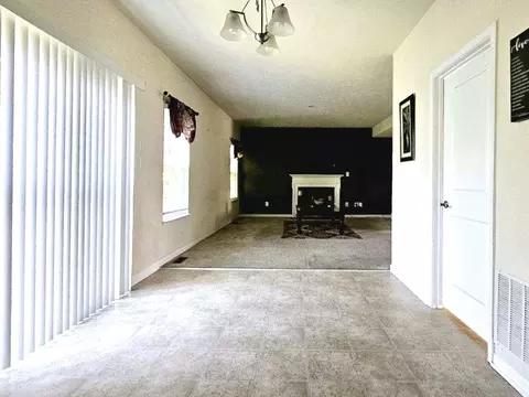 335 Brandywine Dr, Irwin, PA 15642 photo 9