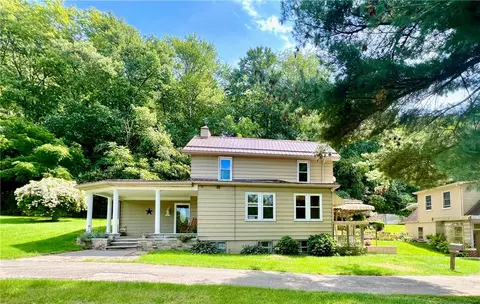 1017 James St, Hunker, PA 15639