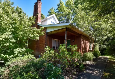 211 Watters Station Rd, Evans City, PA 16033