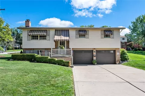 4100 Cambridge Dr, Irwin, PA 15642
