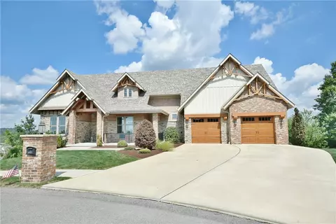 1027 Belvedere Ct, Canonsburg, PA 15317