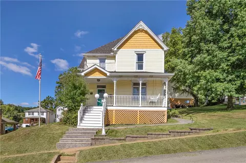 107 3rd St, Bentleyville, PA 15314