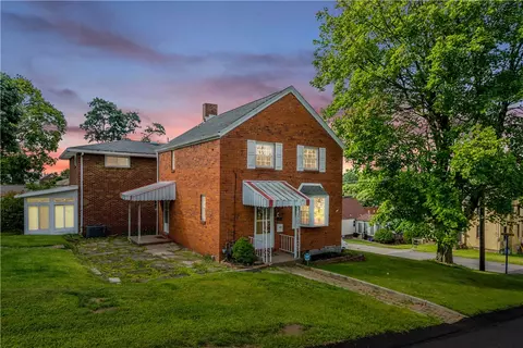 6801 Elmwood Ave, West Mifflin, PA 15122