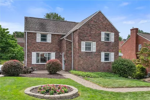 4310 Mckee Dr, Pittsburgh, PA 15236