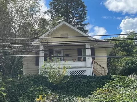 426 5th Ave, Coraopolis, PA 15108