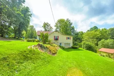 695 Story Rd, Export, PA 15632 photo 5