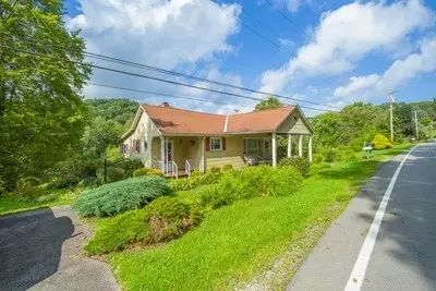 695 Story Rd, Export, PA 15632 photo 3