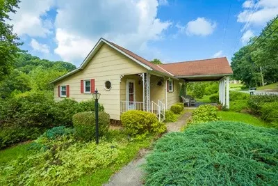 695 Story Rd, Export, PA 15632 photo 2