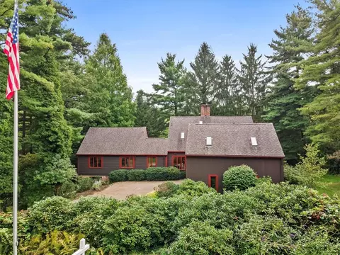 3006 Hartswood Dr, Allison Park, PA 15101