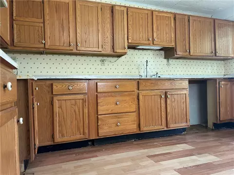 261 2nd St, Allison, PA 15413 photo 6