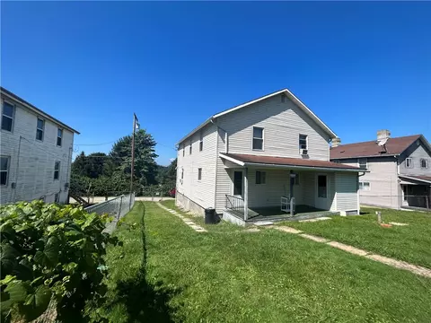 261 2nd St, Allison, PA 15413 photo 4
