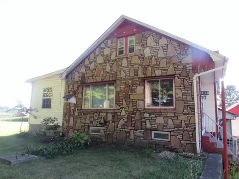 4144 Kingwood Rd, Rockwood, PA 15557