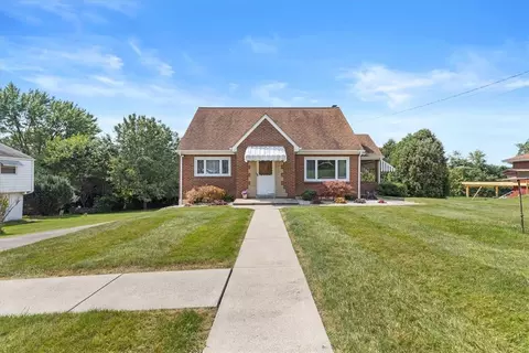 12070 Bradley Dr, North Huntingdon, PA 15642