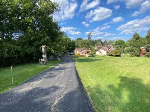 2570 Lytle Rd, Bethel Park, PA 15102