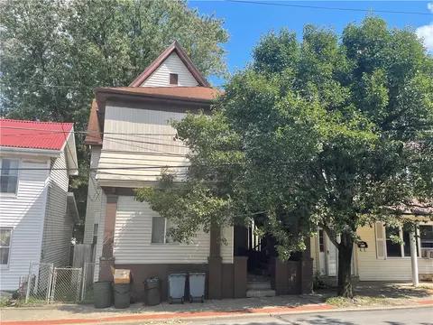 413 Pittsburgh St, Scottdale, PA 15683