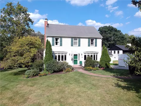 130 Phillips Dr, Mcmurray, PA 15317