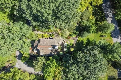 910 Notre Dame Pl, Pittsburgh, PA 15215