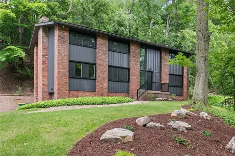 2302 Marbury Rd, Pittsburgh, PA 15221