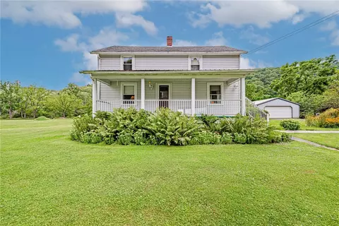 4968 Somerset Pike, Hollsopple, PA 15935