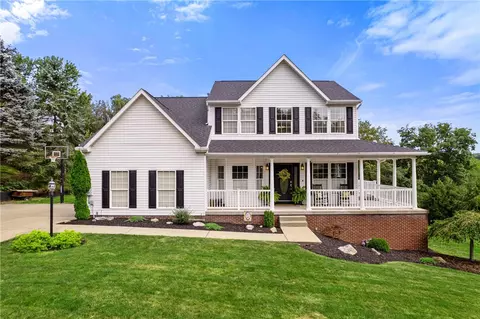 203 Lake Colony Dr, Venetia, PA 15367