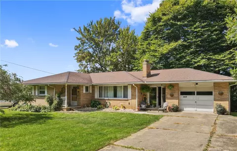 549 Paris Colliers Rd, Burgettstown, PA 15021