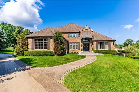304 Rolling Hills Ln, Mars, PA 16046