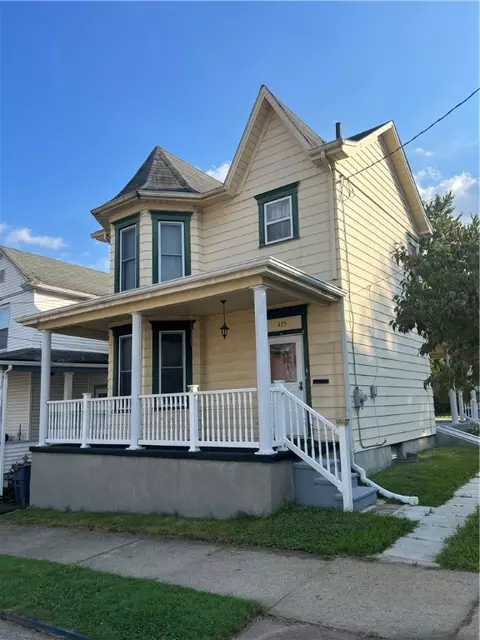 425 Smithfield St, Mount Pleasant, PA 15666