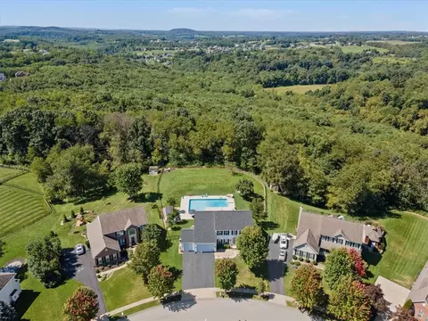 805 Tania Ct, Cranberry Township, PA 16066