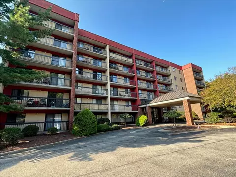 1987 Centurion Dr #510, Pittsburgh, PA 15221