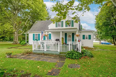 147 Aster Dr, Mount Pleasant, PA 15666